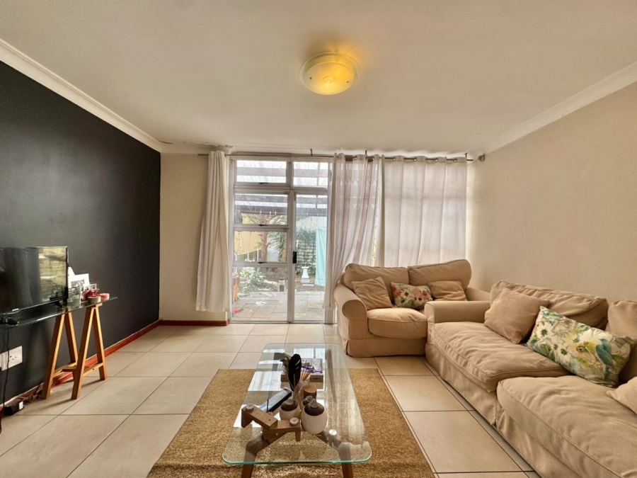 2 Bedroom Property for Sale in Kenilworth Western Cape